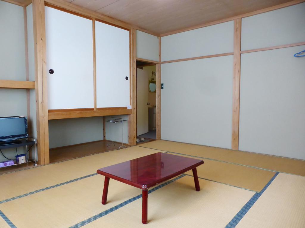 Kagura House Hotell Yuzawa  Eksteriør bilde