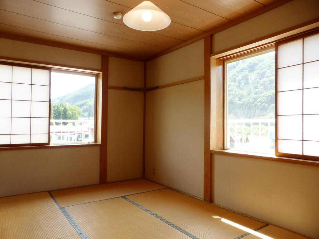 Kagura House Hotell Yuzawa  Eksteriør bilde